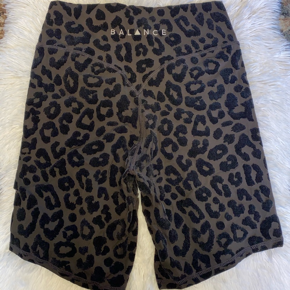 Balance Athletica Lux Midnight Rider Short- M